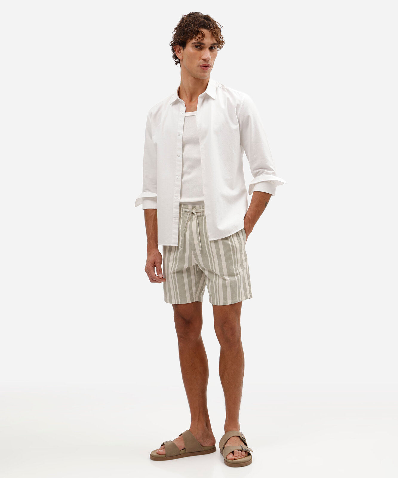 bermuda jogger masculina de sarja listrada verde