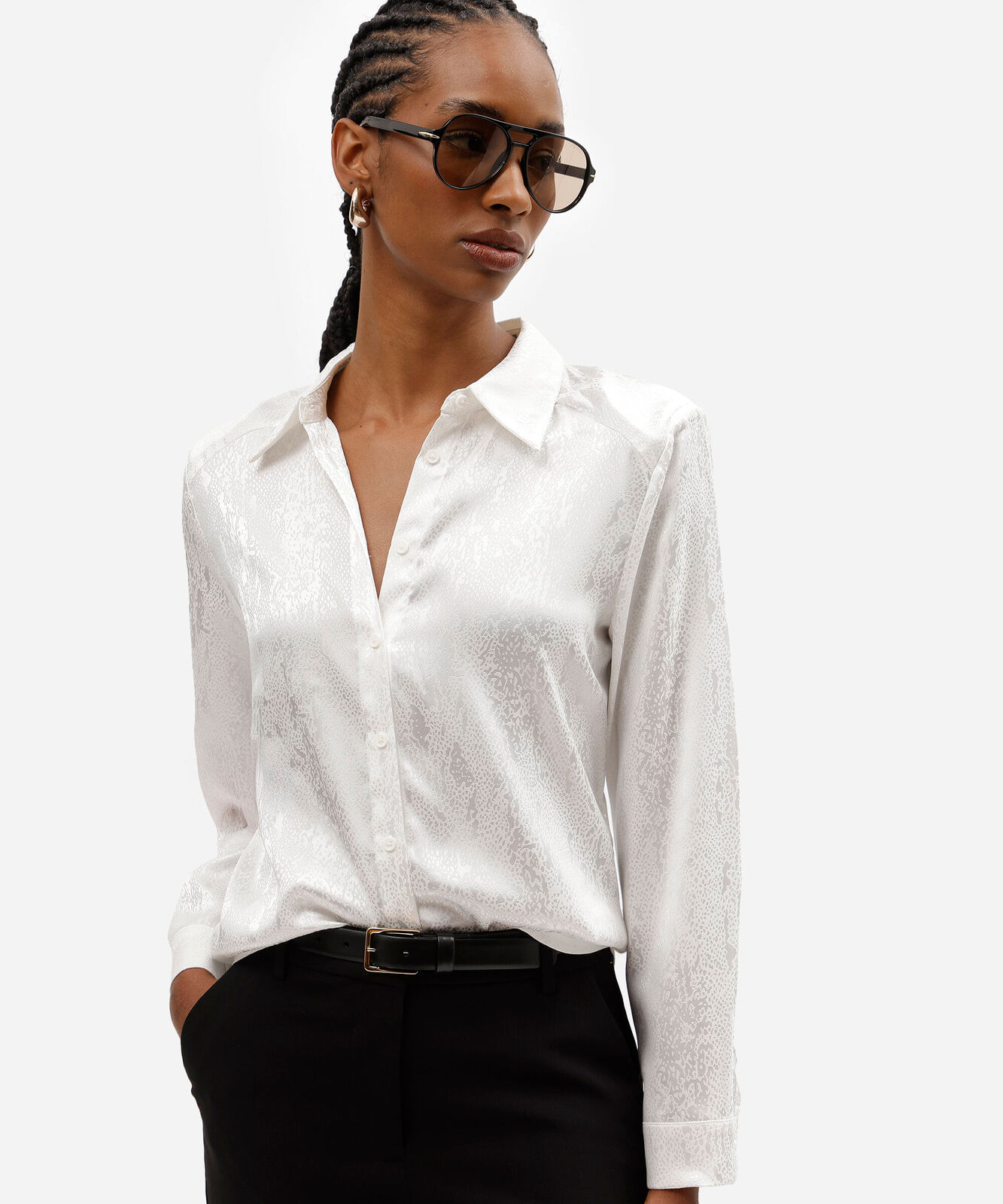 camisa feminina manga longa acetinada off white