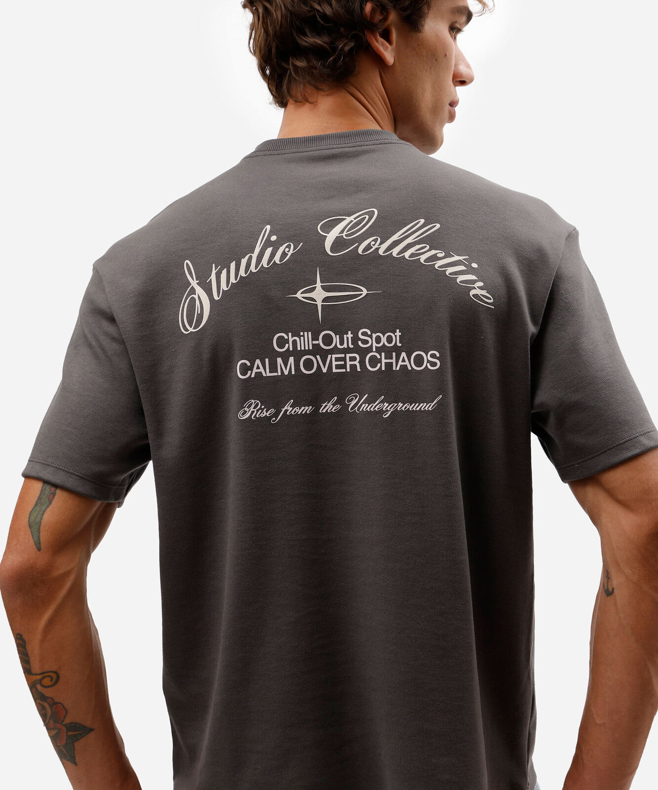 camiseta masculina com algodão manga curta estampada cinza