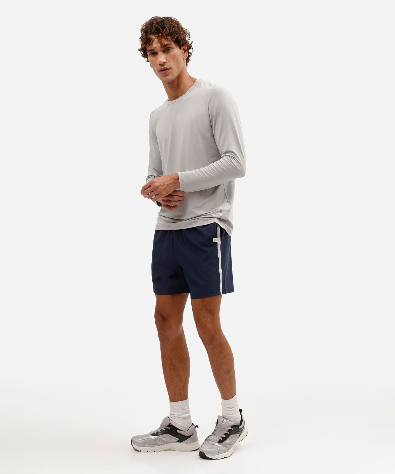 short esportivo masculino com faixa lateral azul