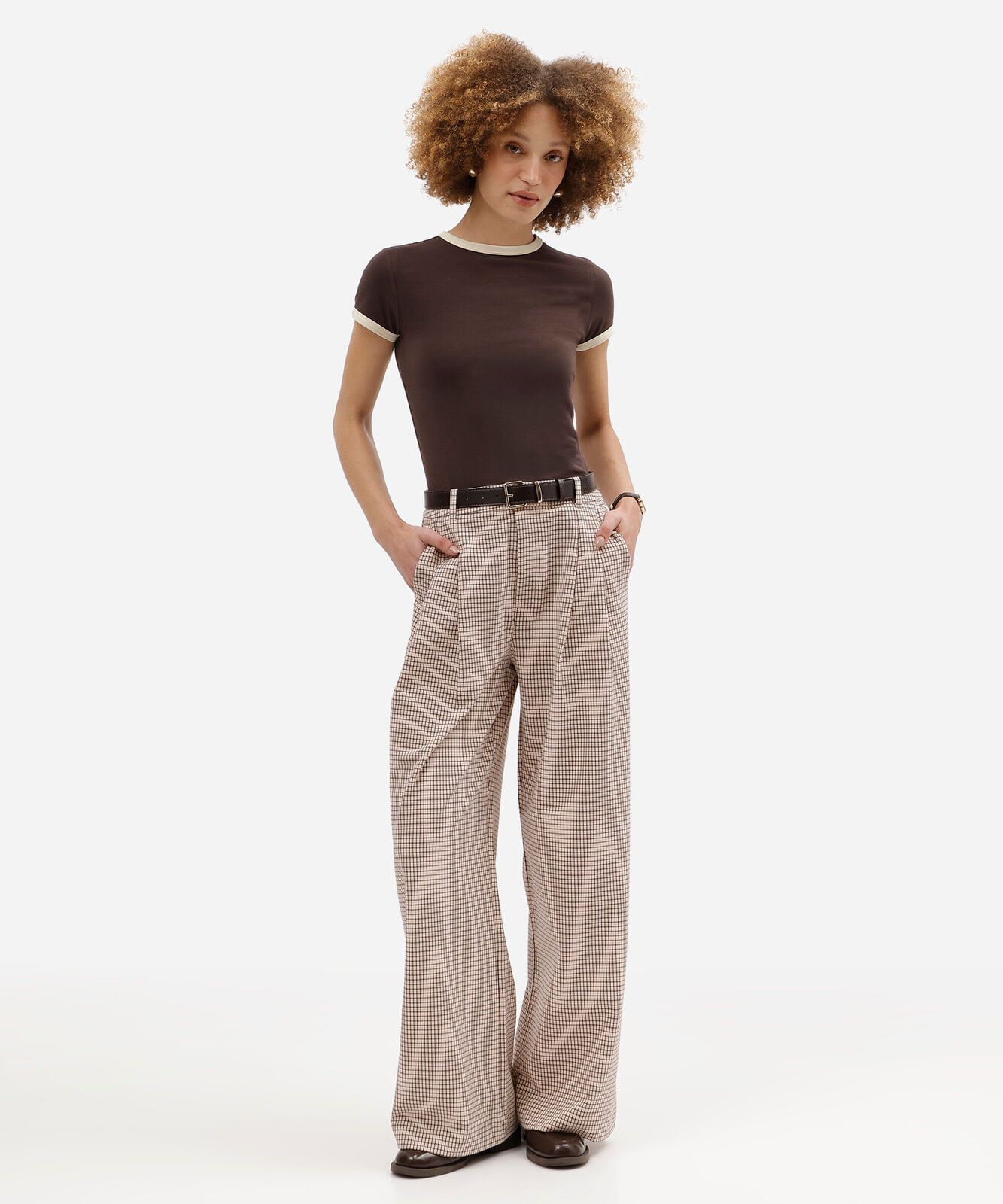 calça wide leg feminina com pregas xadrez rosa