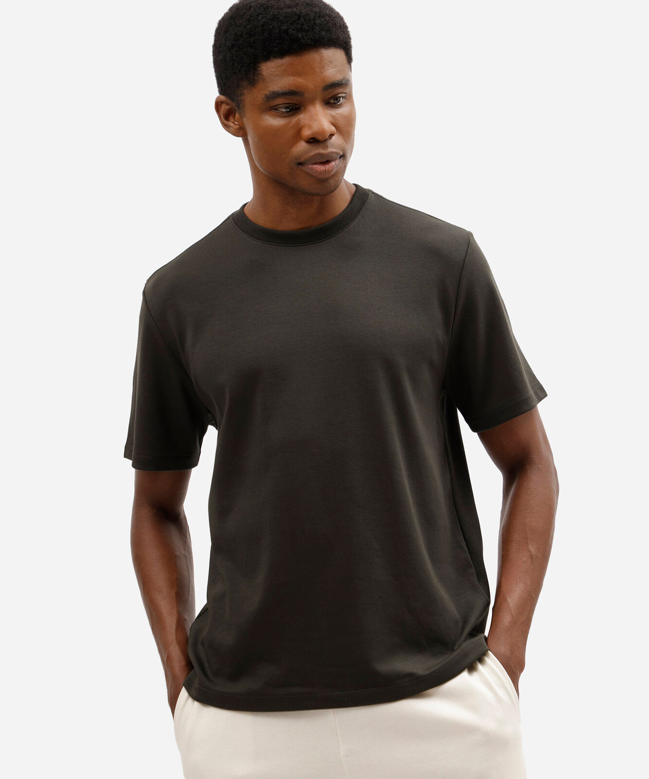 camiseta masculina comfort em malha interlock lisa verde