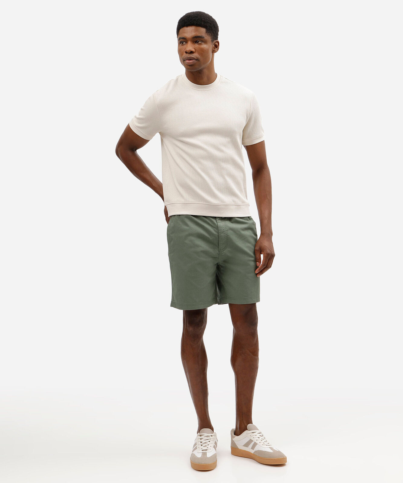 bermuda jogger masculina de sarja cós elástico verde