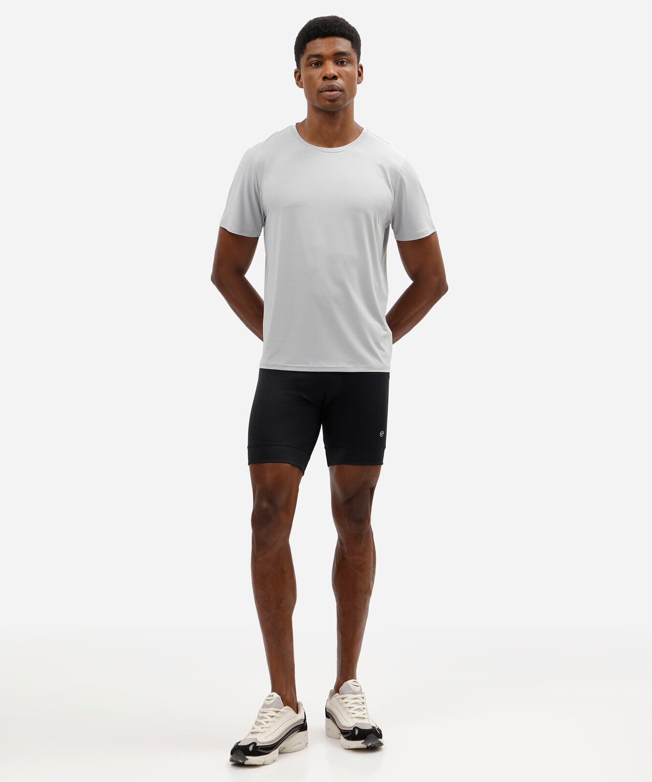 bermuda masculina de compressão esportiva com bolso preta