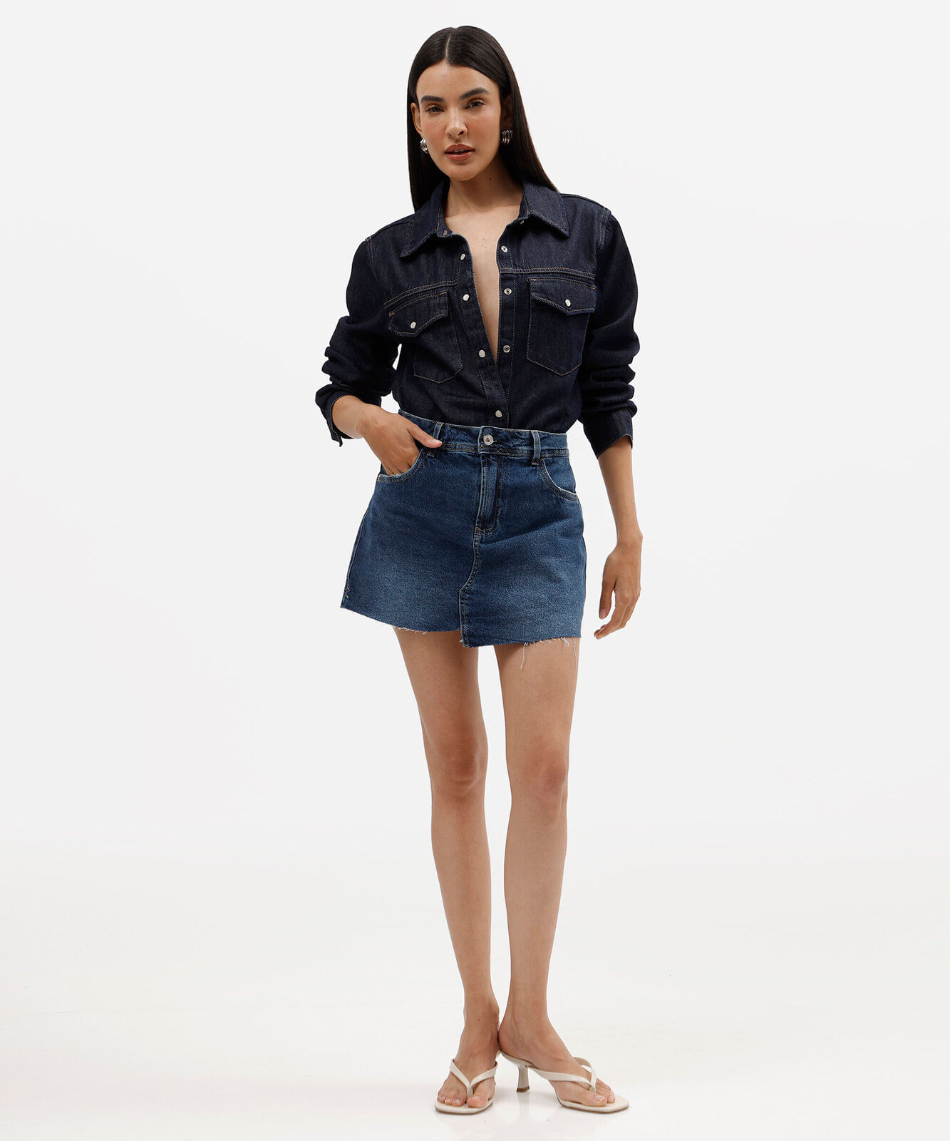 short saia feminino jeans com barra a fio azul