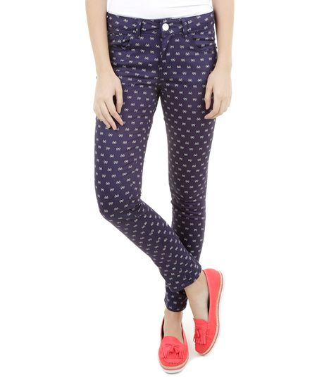 Calca-Cigarrete-com-Estampa-de-Laco-Azul-Marinho-8251037-Azul_Marinho_1 Calca-Cigarrete-com-Estampa-de-Laco-Azul-Marinho-8251037-Azul_Marinho_1