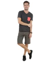 Camiseta-com-Bolso-Chumbo-8270102-Chumbo_3