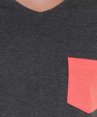 Camiseta-com-Bolso-Chumbo-8270102-Chumbo_4
