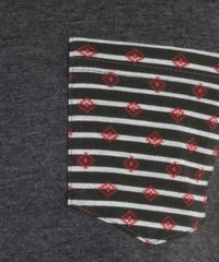 Camiseta-com-Bolso-Estampado--Chumbo-8269915-Chumbo_4
