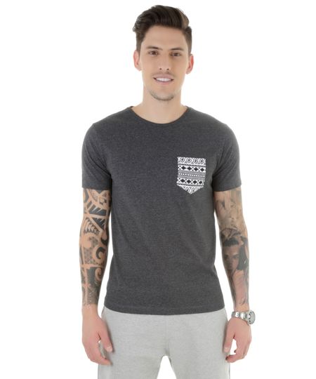 Camiseta-com-Bolso-Estampado-Chumbo-8304706-Chumbo_1 Camiseta-com-Bolso-Estampado-Chumbo-8304706-Chumbo_1
