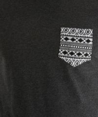 Camiseta-com-Bolso-Estampado-Chumbo-8304706-Chumbo_4