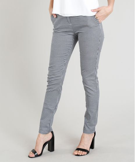 Calca-Skinny-Feminina-Pied-Poule-com-Bolsos-e-Barra-Dobrada-Preta-9279311-Preto_1