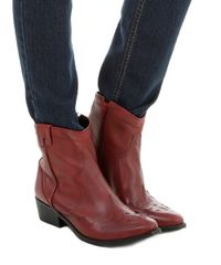 Bota-com-Recortes-em-Couro-Vermelha-8311452-Vermelho_5