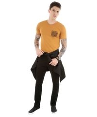 Camiseta-com-Bolso-Estampado-Caramelo-8331451-Caramelo_3