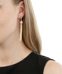 Par-de-Brincos-com-Franjas-Dourado-8219364-Dourado_2