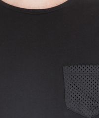 Camiseta-Longa-com-Bolso-Preta-8332541-Preto_4