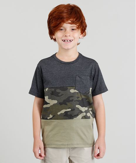Camiseta-Infantil-com-Estampa-Camuflada-com-Bolso-Manga-Curta-Gola-Careca-Cinza-Mescla-Escuro-9378185-Cinza_Mescla_Escuro_1