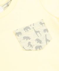 Camiseta-Infantil-com-Bolso-Estampado-de-Dinossauro-Manga-Curta-Gola-Careca-Amarela-9303327-Amarelo_5