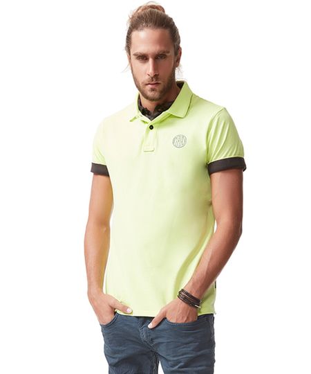 Polo-Replay-em-Piquet-Verde-Fluor-8294383-Verde_Fluor_1