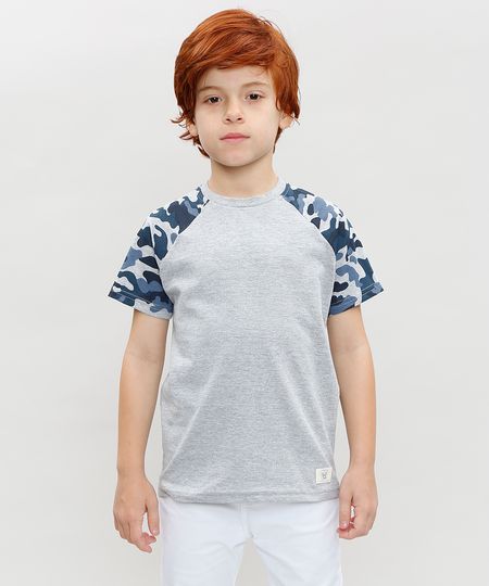 Camiseta-Infantil-Raglan-com-Estampa-Camuflada-Manga-Curta-Gola-Careca-Cinza-Mescla-9388979-Cinza_Mescla_1