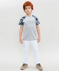 Camiseta-Infantil-Raglan-com-Estampa-Camuflada-Manga-Curta-Gola-Careca-Cinza-Mescla-9388979-Cinza_Mescla_3