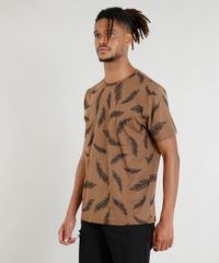 Camiseta-Masculina-Estampada-de-Penas-Manga-Curta-Gola-Careca-Caramelo-9409238-Caramelo_1