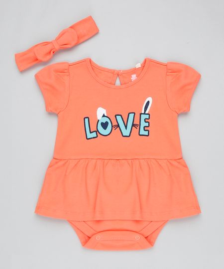 Body Saia Infantil com Bordado "Love" Manga Curta + Faixa de Cabelo com Laço Laranja Menor preço em Body Saia Infantil com Bordado "Love" Manga Curta + Faixa de Cabelo com Laço Laranja
