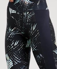 Calca-Legging-Feminina-Esportiva-Ace-Estampada-de-Folhagem-Preta-9355399-Preto_4