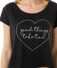 Blusa-Cropped-com-Bordado--Good-Things-Take-Time---Preta-8403587-Preto_4