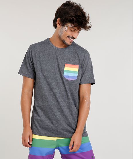 Camiseta-Masculina-com-Bolso-Estampado-Arco-Iris-Manga-Curta-Gola-Careca-Cinza-Mescla-Escuro-9223915-Cinza_Mescla_Escuro_1