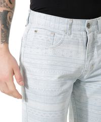 Bermuda-Jeans-Slim-Etnica-Azul-Claro-8402116-Azul_Claro_4 Bermuda-Jeans-Slim-Etnica-Azul-Claro-8402116-Azul_Claro_4