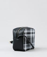 Bolsa-Feminina-Transversal-com-Estampa-Xadrez-Preta-9385563-Preto_3