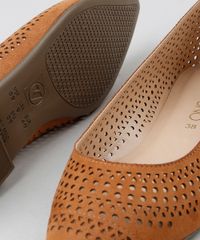 Sapatilha-Feminina-Bico-Fino-Via-Uno-com-Laser-Cut-Caramelo-9422482-Caramelo_2