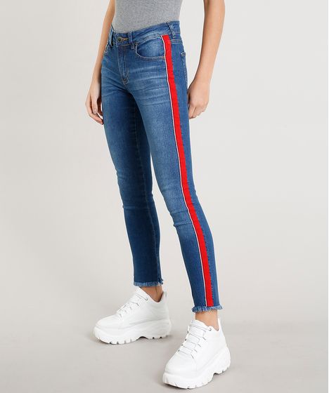 calça jeans feminina com detalhe na lateral