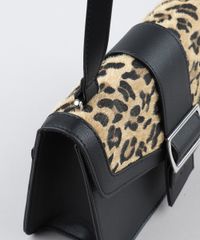 Bolsa-Feminina-Transversal-com-Estampa-Animal-Print-e-Fivela-Preta-9359480-Preto_5