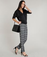 Calca-Feminina-Xadrez-com-Vivo-Lateral-e-Barra-Dobrada-Preta-9361039-Preto_3