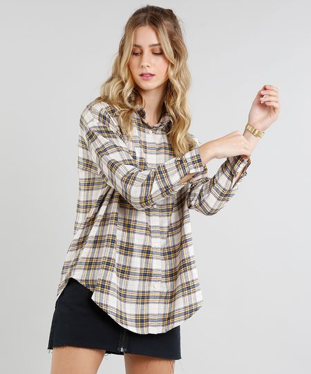 Camisa-Feminina-Oversized-em-Flanela-Estampada-Xadrez-Manga-Longa-Bege-Claro-9364273-Bege_Claro_1
