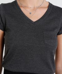 Blusa-Feminina-Basica-com-Bolso-Manga-Curta-Decote-V-Cinza-Mescla-Escuro-8336886-Cinza_Mescla_Escuro_4 Blusa-Feminina-Basica-com-Bolso-Manga-Curta-Decote-V-Cinza-Mescla-Escuro-8336886-Cinza_Mescla_Escuro_4