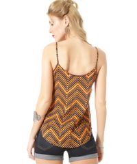 Regata-com-Estampa-Geometrica-Laranja-8361738-Laranja_2