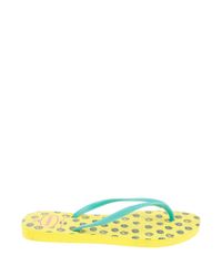 Chinelo-Havaianas-com-Estampa-Geometrica-Amarelo-8018814-Amarelo_1