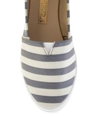 Tenis-Slip-On-Moleca-Estampado-Listrado-Branco-8436074-Branco_4