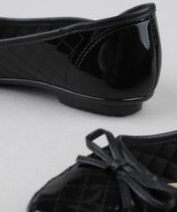 Sapatilha-Feminina-Bico-Redondo-Moleca-Matelasse-em-Verniz-Preta-8166713-Preto_5
