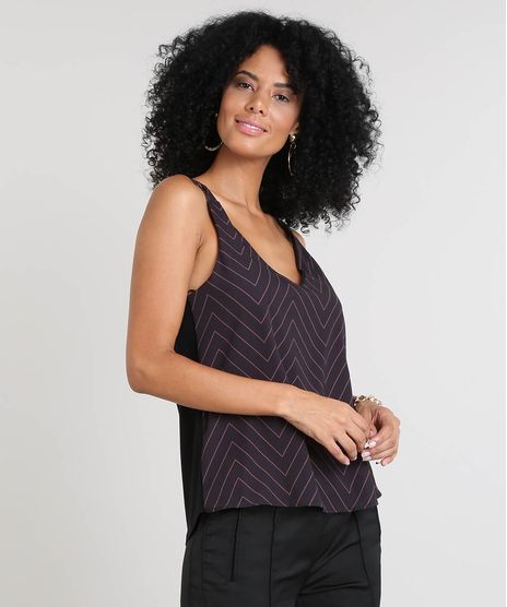 Regata-Feminina-com-Estampa-Chevron-Alcas-Cruzadas-Decote-V-Preta-9438776-Preto_1