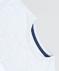 Camiseta-Infantil-com-Recorte-e-Bolso-Manga-Longa-Gola-Careca-Cinza-Mescla-Claro-9440093-Cinza_Mescla_Claro_3