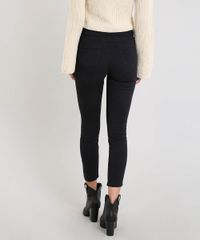 Calca-Jeans-Feminina-Cropped-com-Barra-Desfiada-e-Cinto-Animal-Print-Preta-9453701-Preto_2