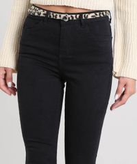 Calca-Jeans-Feminina-Cropped-com-Barra-Desfiada-e-Cinto-Animal-Print-Preta-9453701-Preto_4