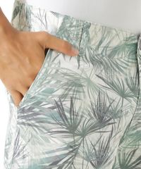 Bermuda-Estampada-de-Folhagem-Verde-8431075-Verde_4