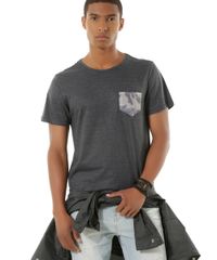 Camiseta-com-Bolso-Estampado-Cinza-Mescla-Escuro-8428281-Cinza_Mescla_Escuro_1