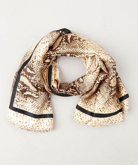 Lenco-Feminino-Acetinado-Estampado-Animal-Print-Bege-9398101-Bege_1 Lenco-Feminino-Acetinado-Estampado-Animal-Print-Bege-9398101-Bege_1