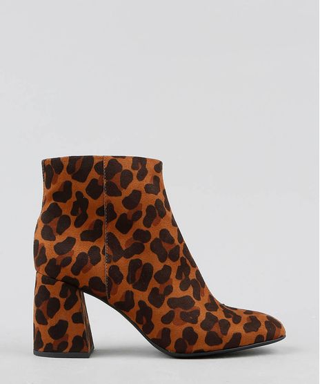 Bota-Feminina-Estampada-Animal-Print-Bico-Redondo-em-Suede-Caramelo-9526830-Caramelo_1